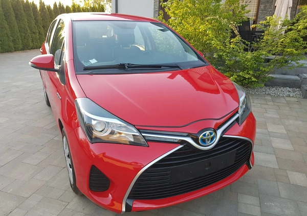 Toyota Yaris cena 38300 przebieg: 123000, rok produkcji 2015 z Chodzież małe 211